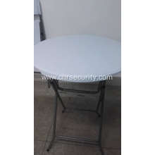 Folding round tables